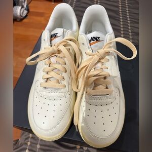 Nike air tennis shoes